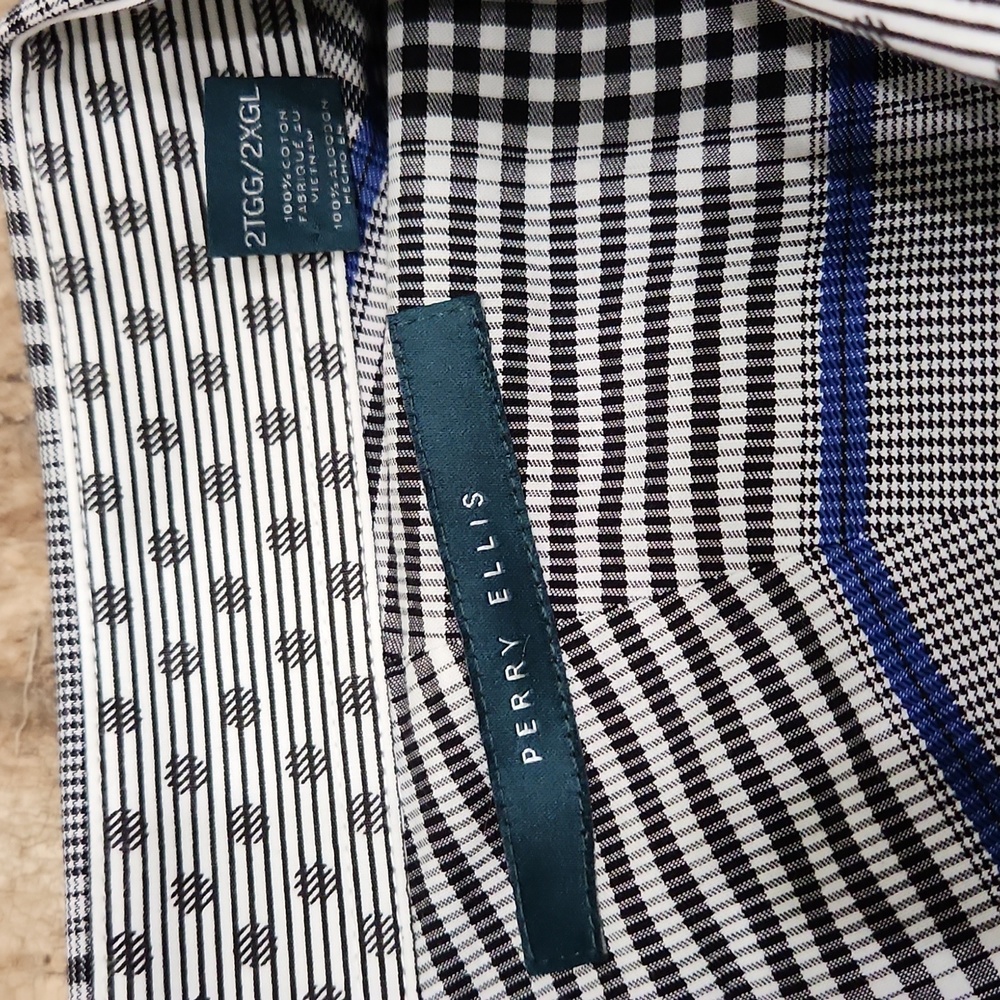 Perry Ellis Button Down - Picture 2 of 4